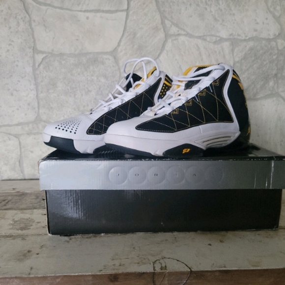 Jordan Other - Air Jordan CP3.II Size 9.5